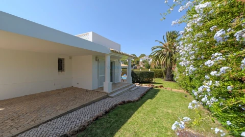Moradia T3 para Venda em Albufeira e Olhos de Água