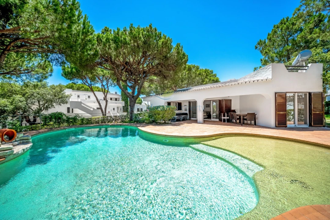 Moradia T3 para Venda em Albufeira e Olhos de Água Foto 1