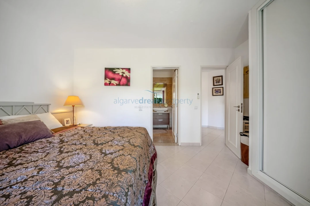 Moradia T3 para Venda em Albufeira e Olhos de Água Foto 25