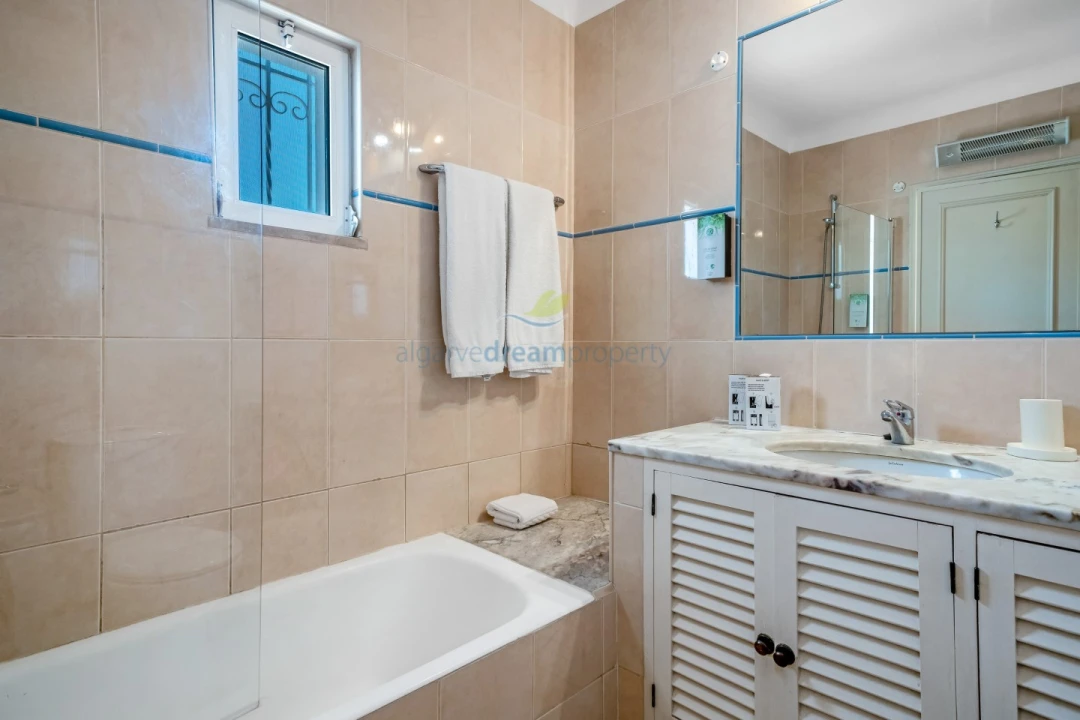 Apartamento T1 para Venda em Albufeira e Olhos de Água Foto 11