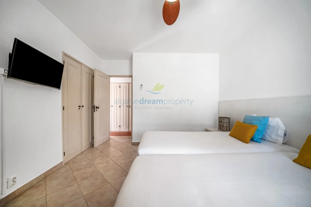 Apartamento T1 para Venda em Albufeira e Olhos de Água Foto 12