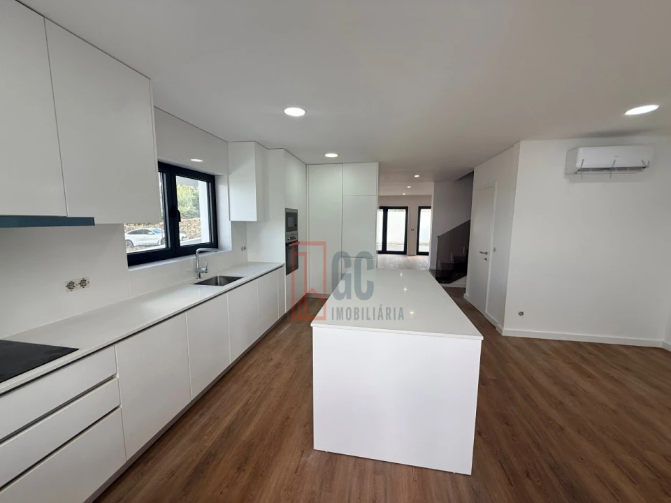 Moradia T3 para Venda em Grijó e Sermonde Foto 13