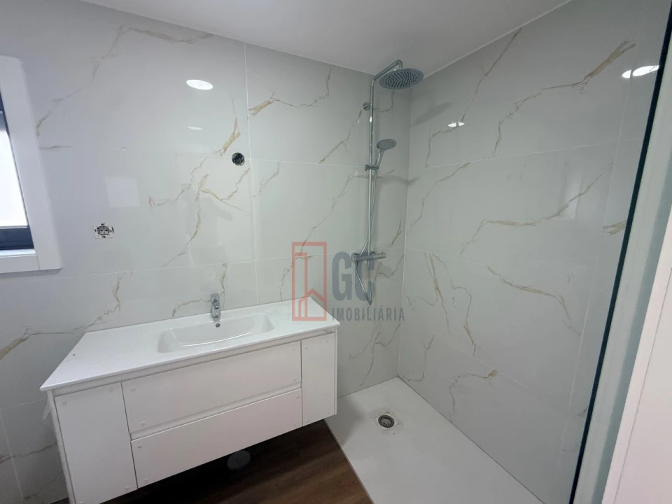 Moradia T3 para Venda em Grijó e Sermonde Foto 35