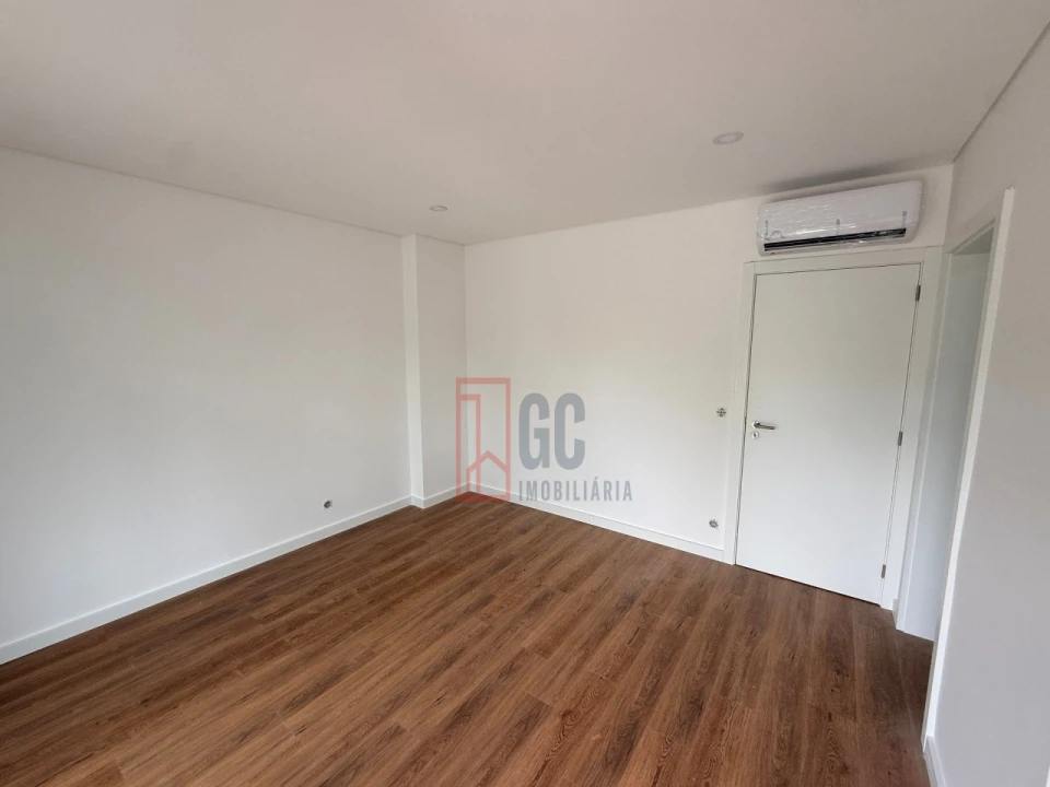 Moradia T3 para Venda em Grijó e Sermonde Foto 30