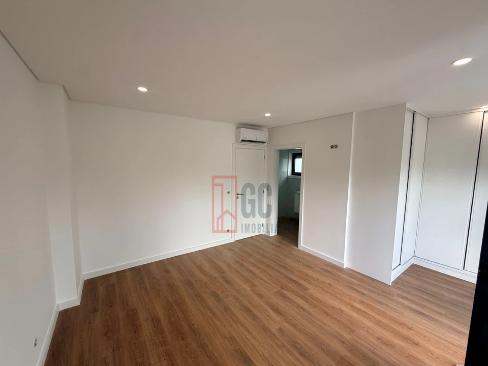 Moradia T3 para Venda em Grijó e Sermonde Foto 32