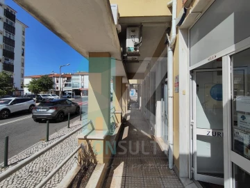 Loja para Venda em Carcavelos e Parede