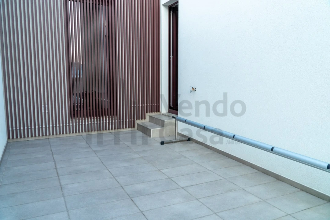Moradia T5 para Venda em Palmeira Foto 44