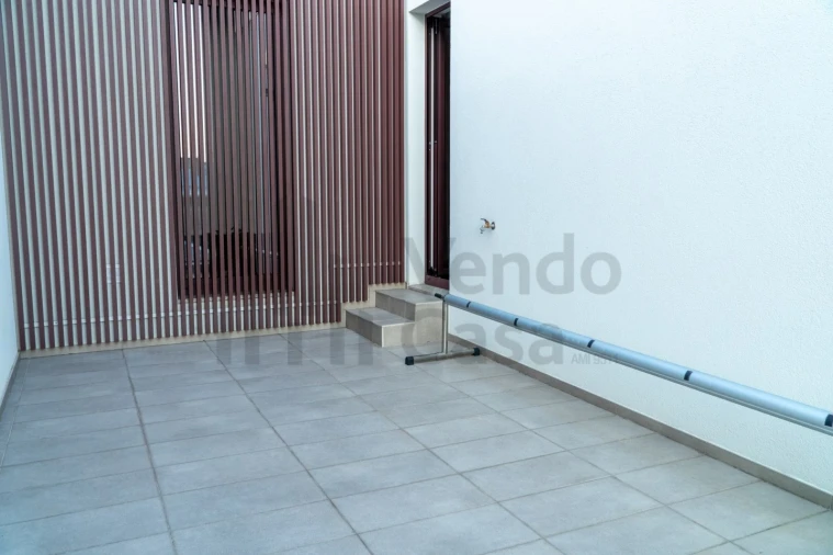 Moradia T5 para Venda em Palmeira Foto 44