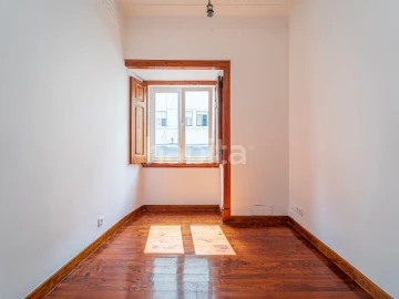 Apartamento T2 para Arrendamento em Arroios