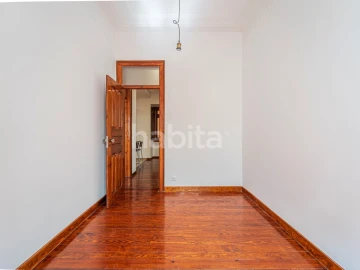 Apartamento T2 para Arrendamento em Arroios