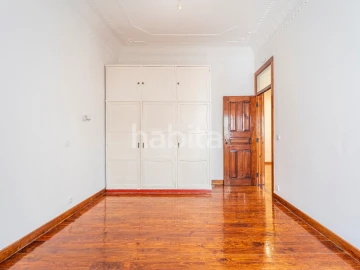 Apartamento T2 para Arrendamento em Arroios