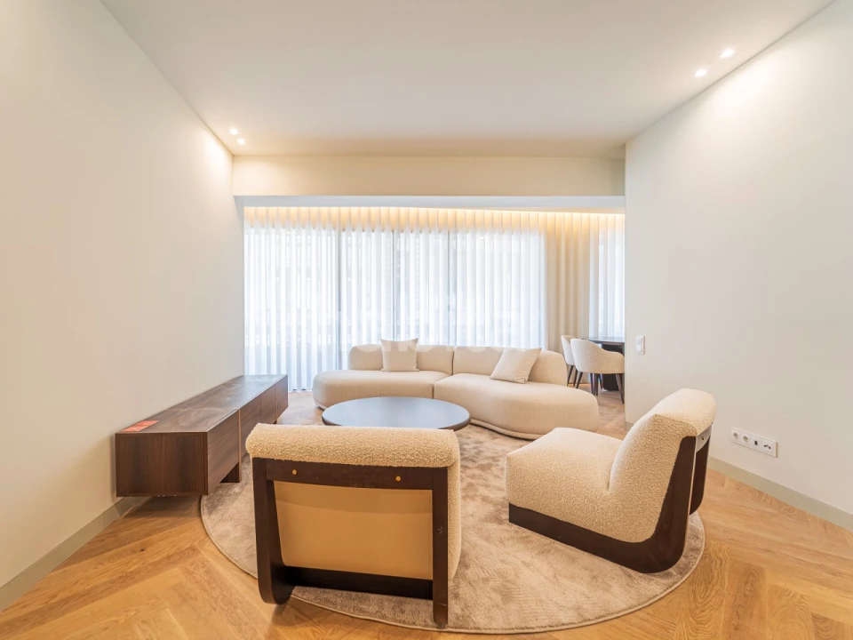 Apartamento T3 para Venda em Cedofeita, Santo Ildefonso, Sé, Miragaia, São Nicolau e Vitória Foto 4