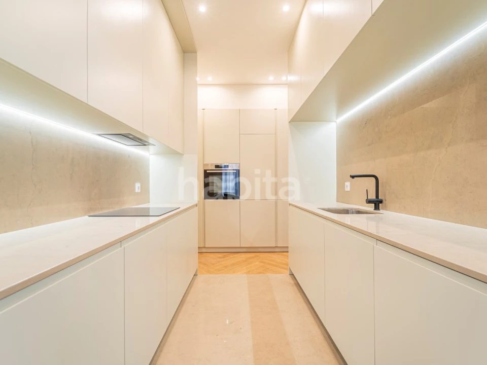 Apartamento T3 para Venda em Cedofeita, Santo Ildefonso, Sé, Miragaia, São Nicolau e Vitória Foto 8