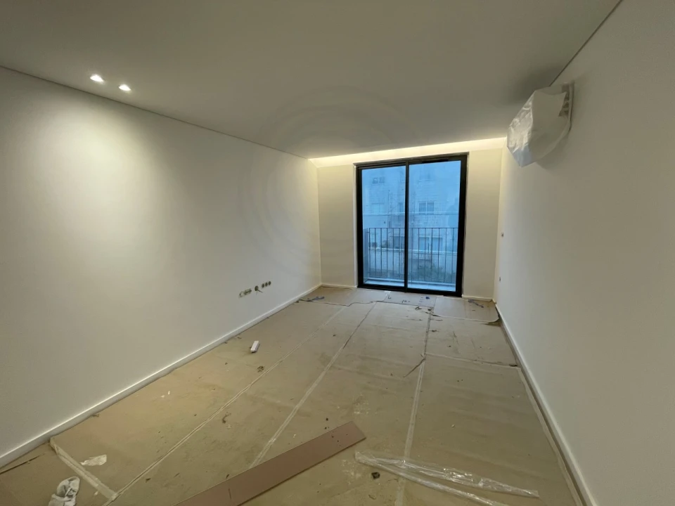 Apartamento T2 para Venda em Mafamude e Vilar do Paraíso Foto 1