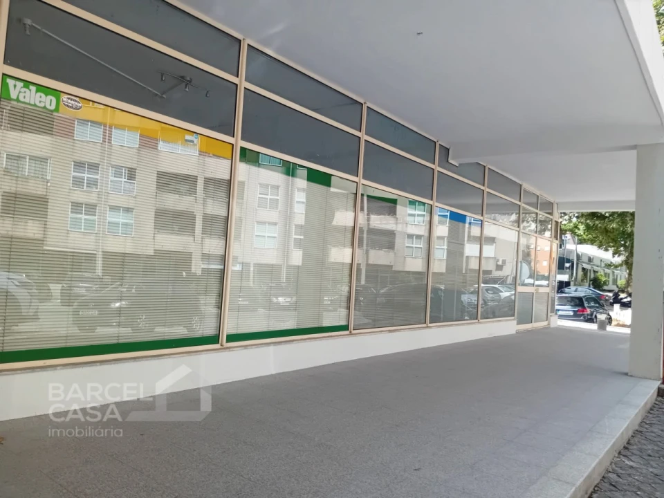 Loja para Arrendamento em Arcozelo Foto 2