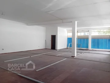 Loja para Arrendamento em Arcozelo