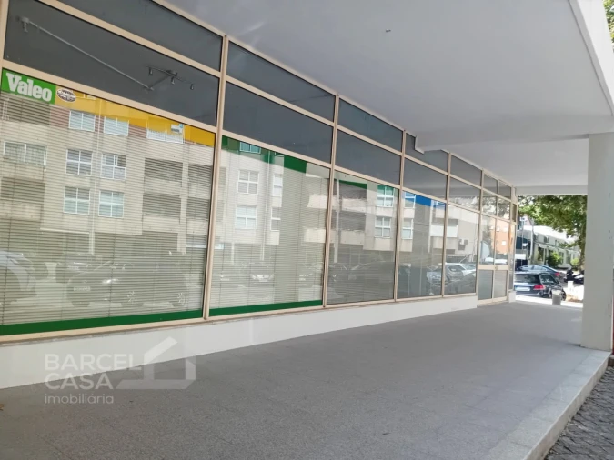 Loja para Arrendamento em Arcozelo Foto 2