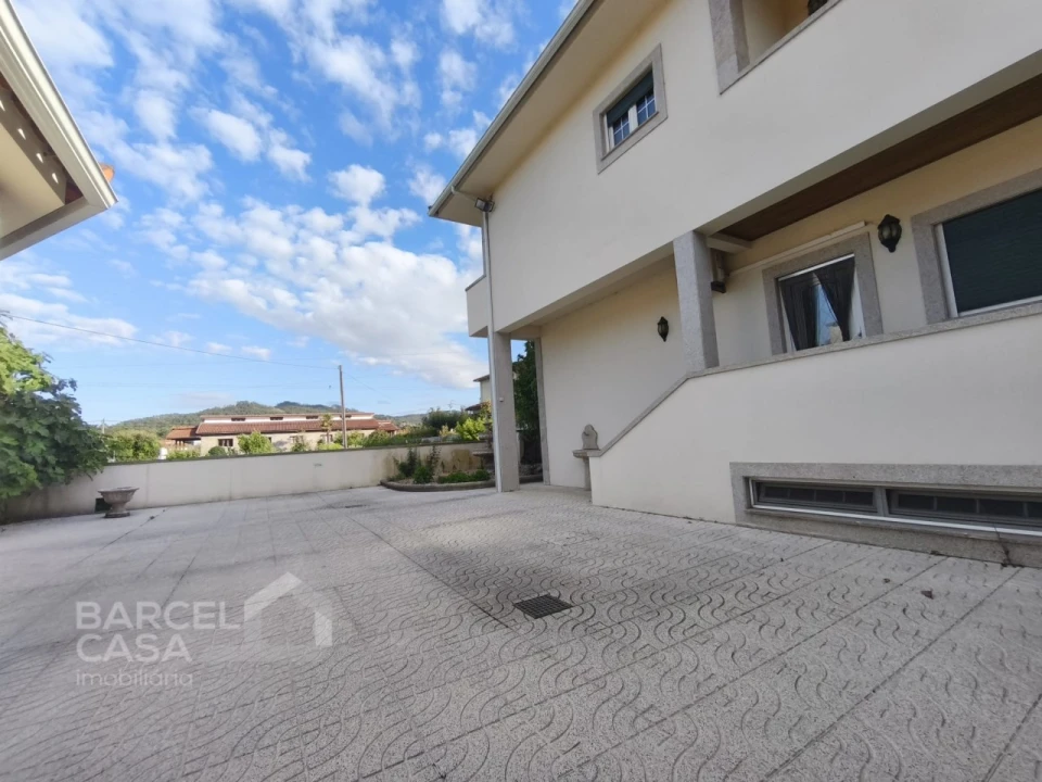 Moradia T4 para Venda em Balugães Foto 37