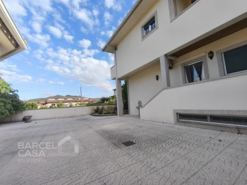 Moradia T4 para Venda em Balugães