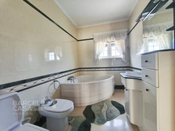 Moradia T4 para Venda em Balugães