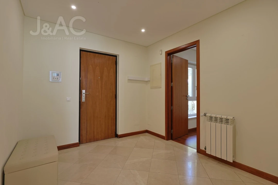 Apartamento T4 para Venda em Rio de Mouro Foto 5
