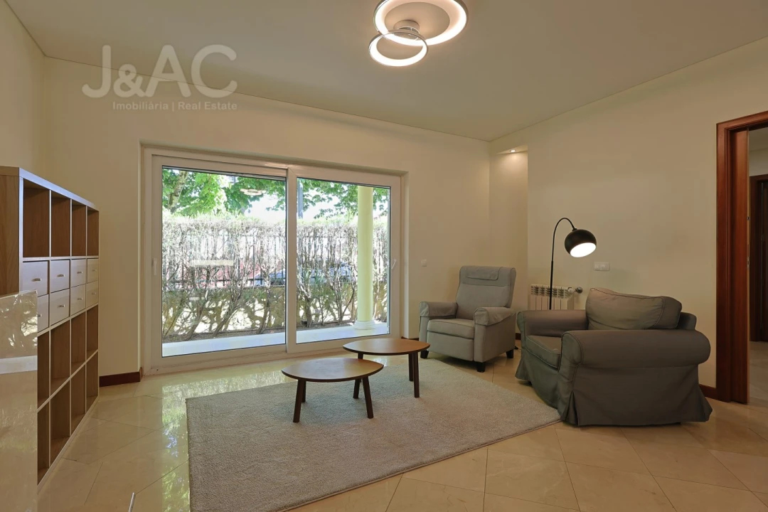Apartamento T4 para Venda em Rio de Mouro Foto 14