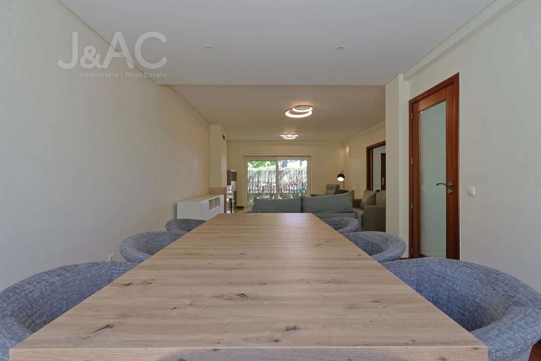 Apartamento T4 para Venda em Rio de Mouro Foto 17