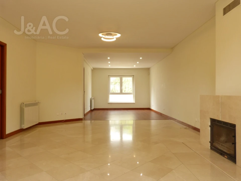 Apartamento T4 para Venda em Rio de Mouro Foto 18