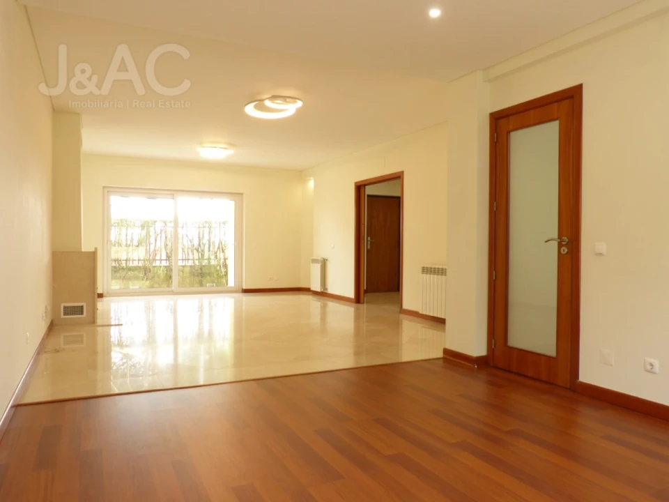 Apartamento T4 para Venda em Rio de Mouro Foto 19