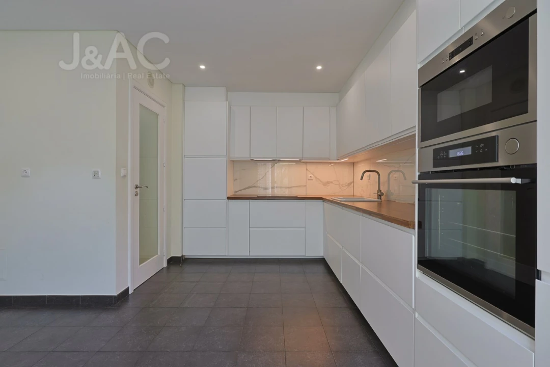 Apartamento T4 para Venda em Rio de Mouro Foto 22