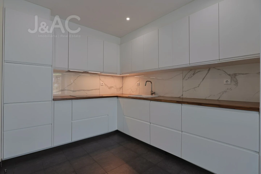 Apartamento T4 para Venda em Rio de Mouro Foto 23