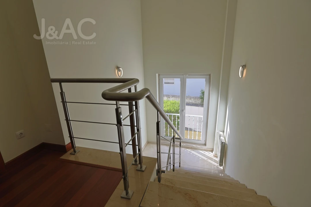 Apartamento T4 para Venda em Rio de Mouro Foto 29