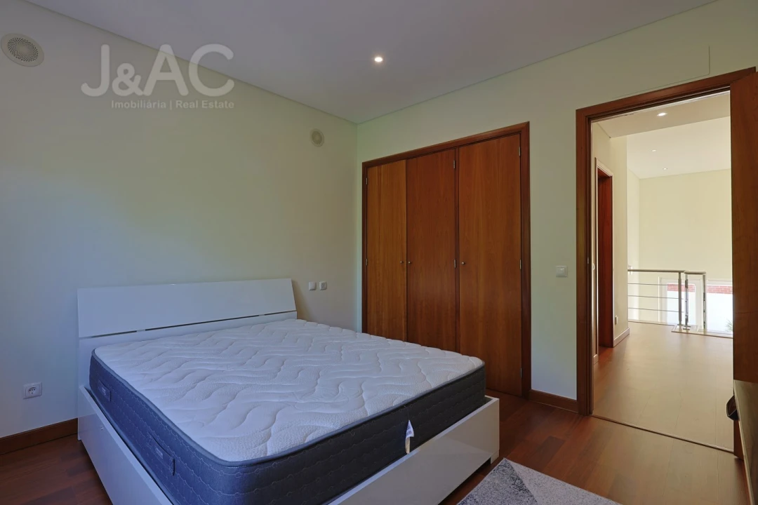 Apartamento T4 para Venda em Rio de Mouro Foto 39