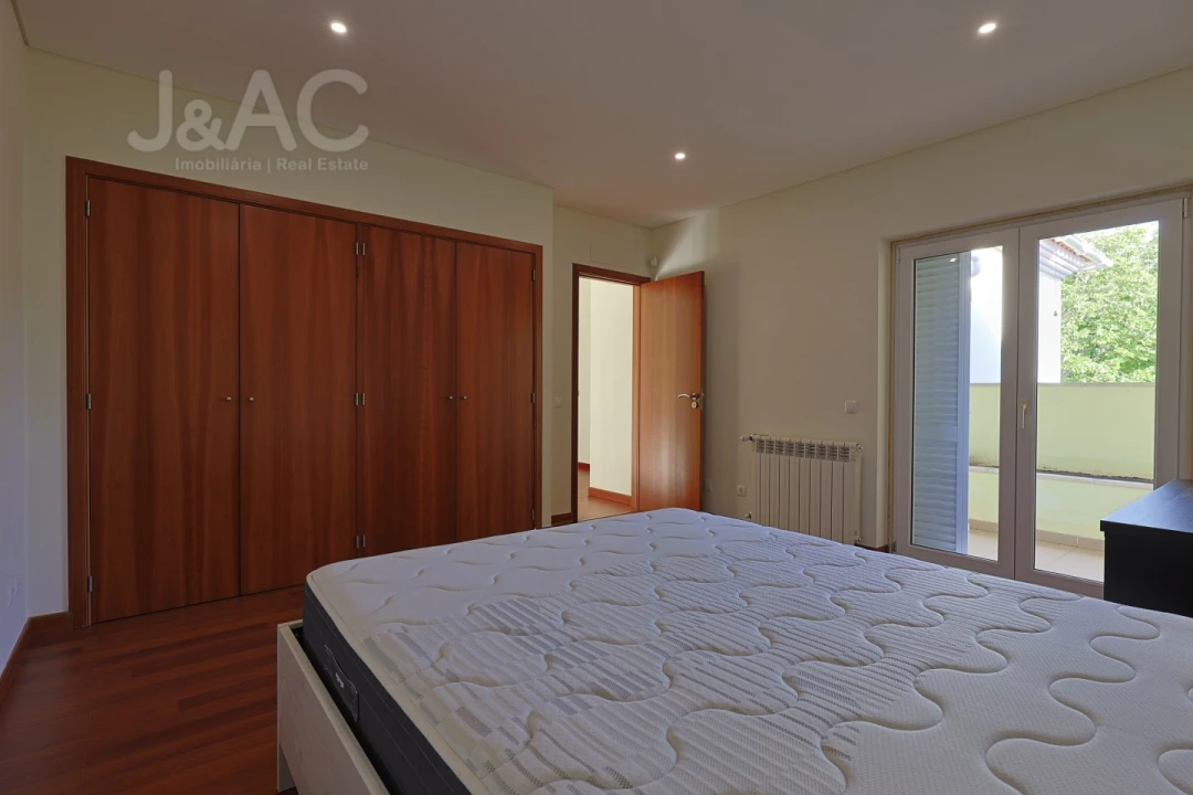 Apartamento T4 para Venda em Rio de Mouro Foto 41