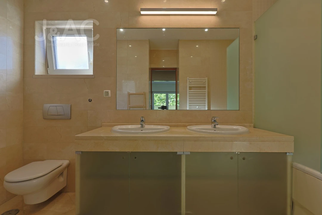 Apartamento T4 para Venda em Rio de Mouro Foto 50