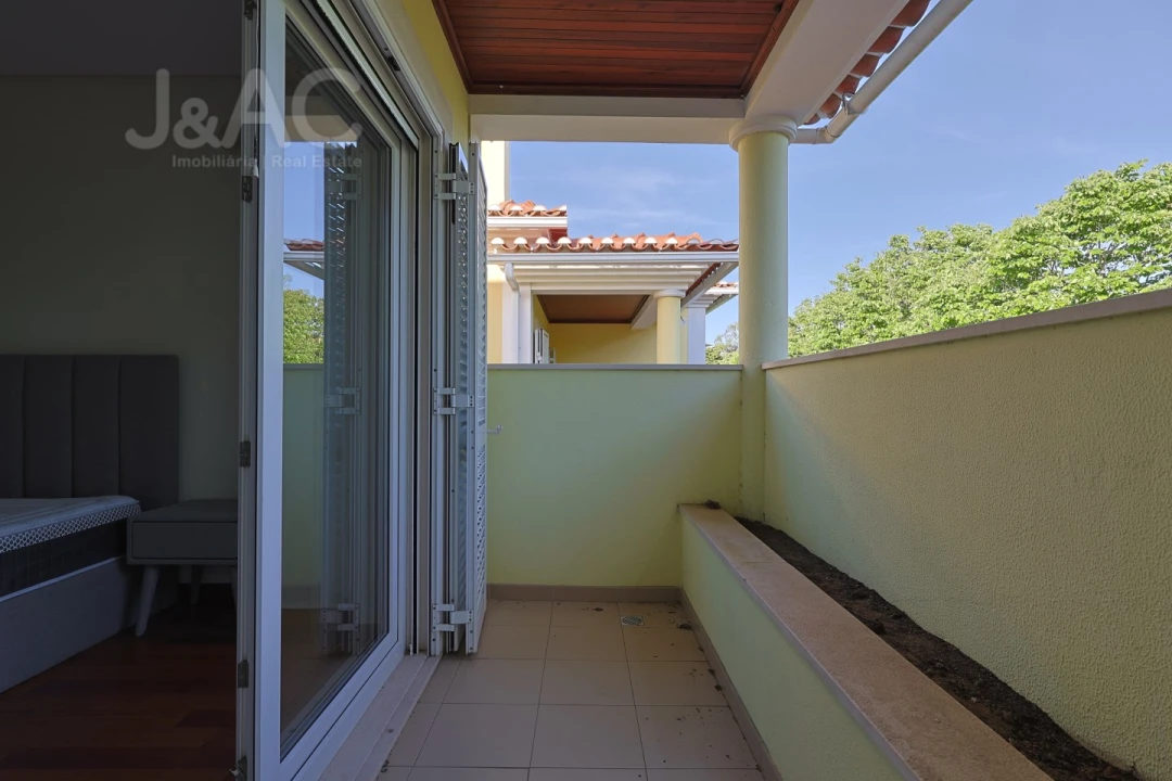 Apartamento T4 para Venda em Rio de Mouro Foto 52
