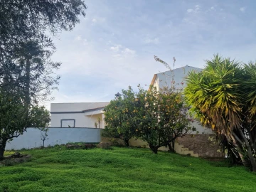 Moradia T3 para Venda em Moncarapacho e Fuseta
