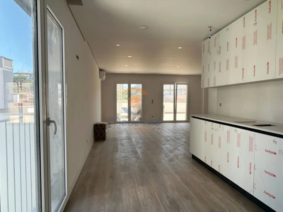 Apartamento T3 para Venda em Ramada e Caneças Foto 4