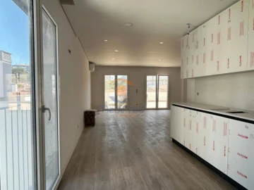 Apartamento T3 para Venda em Ramada e Caneças