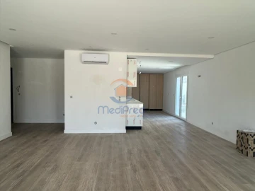 Apartamento T3 para Venda em Ramada e Caneças