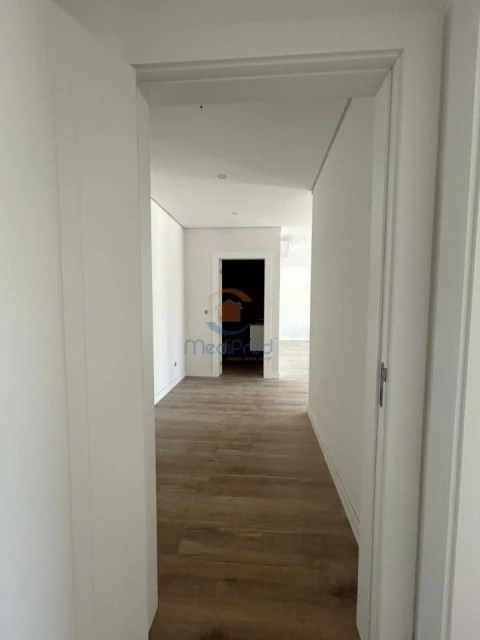 Apartamento T3 para Venda em Ramada e Caneças