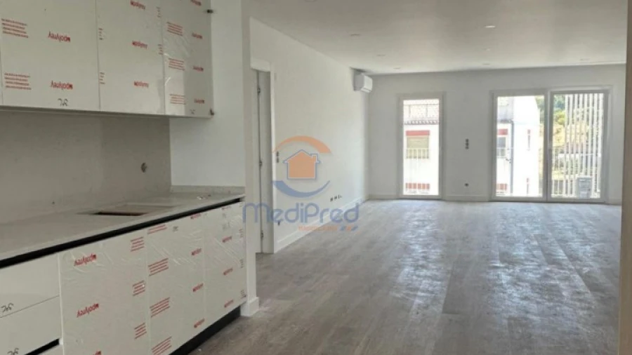 Apartamento T3 para Venda em Ramada e Caneças