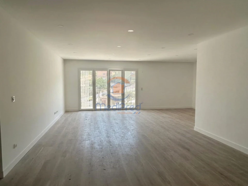 Apartamento T3 para Venda em Ramada e Caneças Foto 1