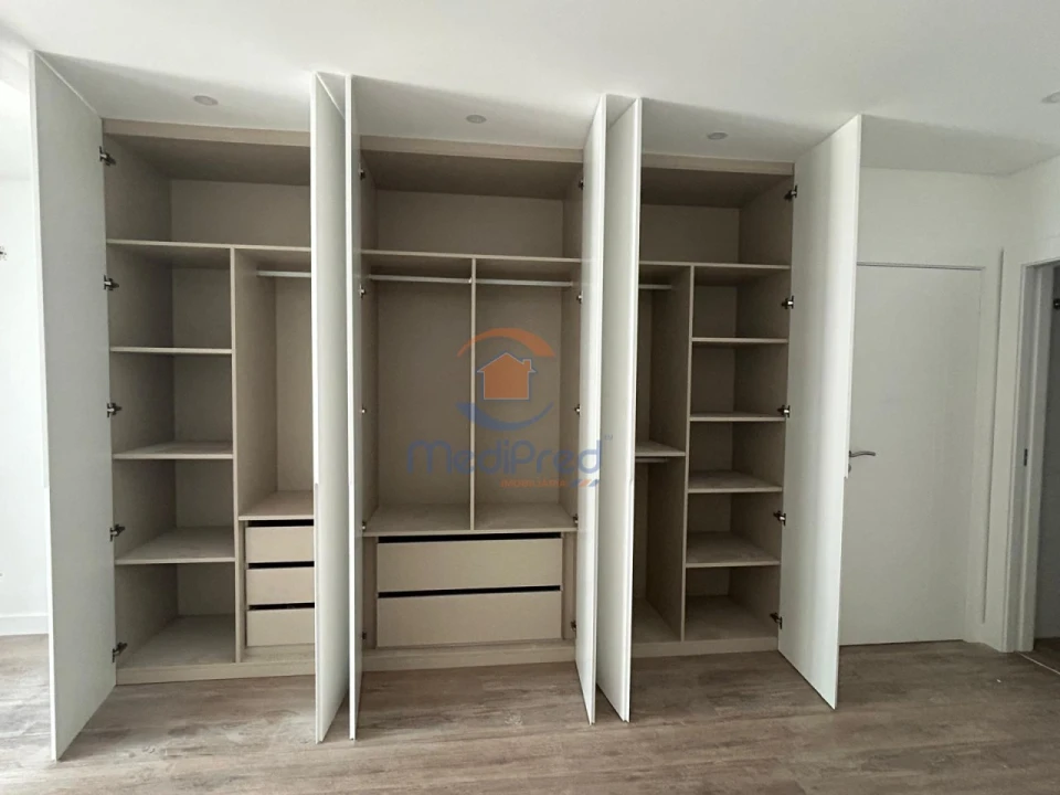 Apartamento T3 para Venda em Ramada e Caneças Foto 7