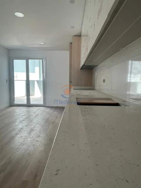 Apartamento T3 para Venda em Ramada e Caneças