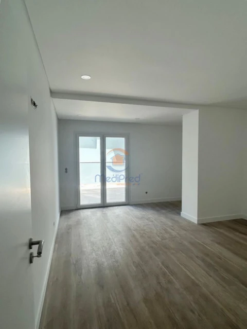 Apartamento T3 para Venda em Ramada e Caneças