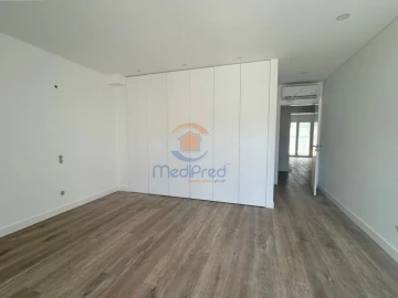 Apartamento T3 para Venda em Ramada e Caneças