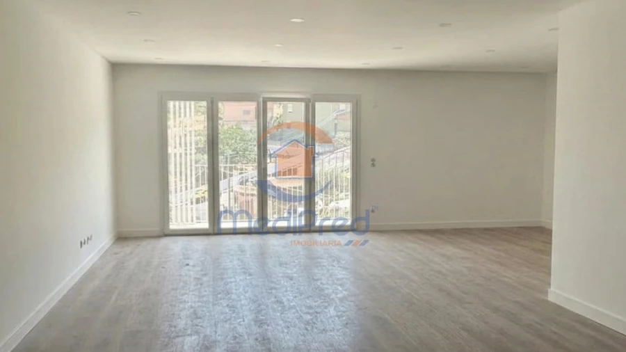 Apartamento T3 para Venda em Ramada e Caneças