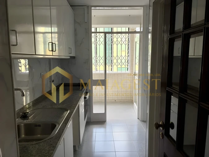 Apartamento T3 para Arrendamento em São Mamede de Infesta e Senhora da Hora Foto 2