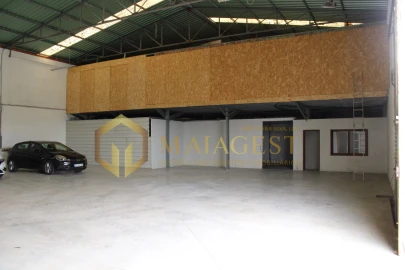 Armazém para Arrendamento em São Felix da Marinha
